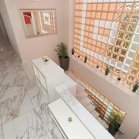 Er.zo Summer מלון