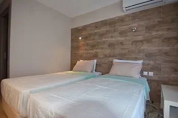 Hotel Er.zo Summer Studios