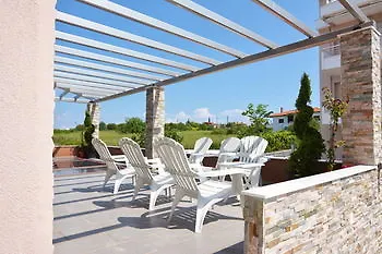 Er.zo Summer Studios 3* Kallithea (Chalkidiki)
