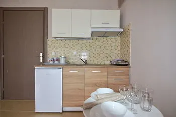Aparthotel Er.zo Summer Studios 3*
